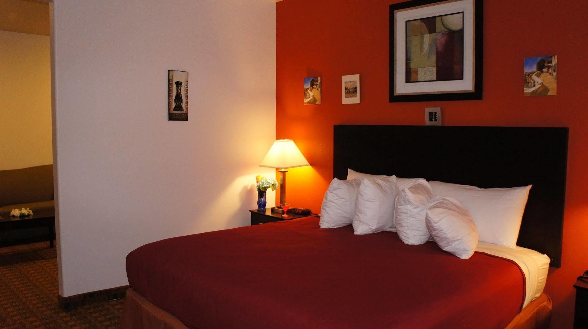 Lux Inn And Suites Three Rivers Zewnętrze zdjęcie