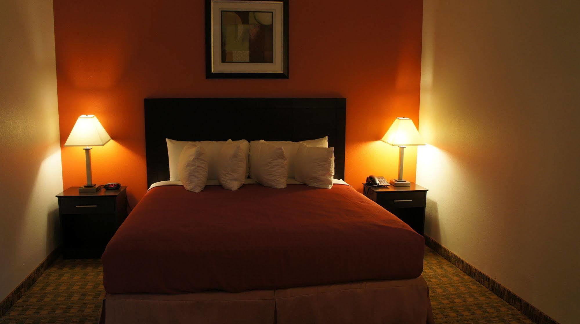 Lux Inn And Suites Three Rivers Zewnętrze zdjęcie